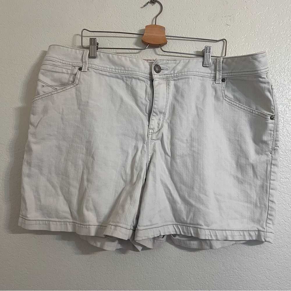 Lane bryant shorts White Denim Size 22